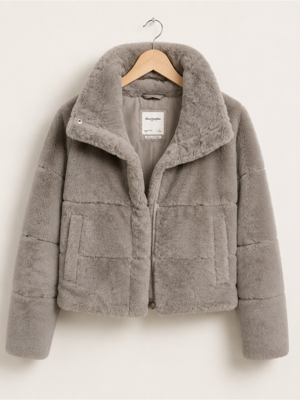 Abercrombie & Fitch Women’s Faux Fur Mini Puffer Jacket Light Gray Size S
